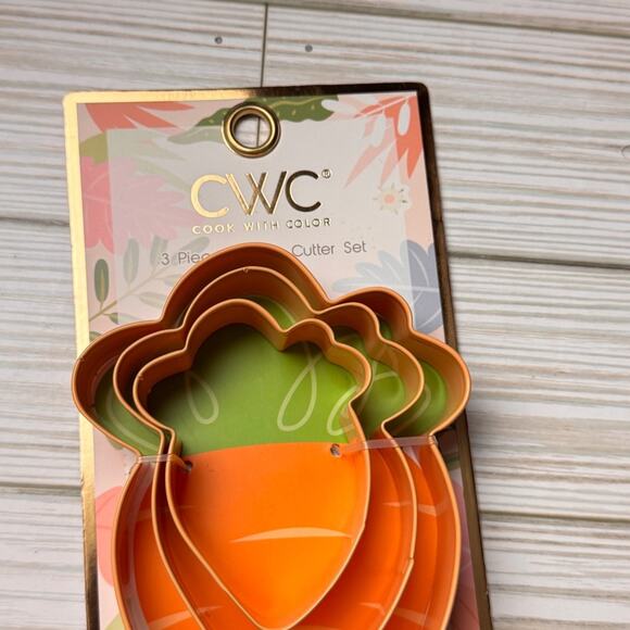 CWC Orange Carrot Shape Three Piece Cookie Cutter Set - Picture 5 of 8